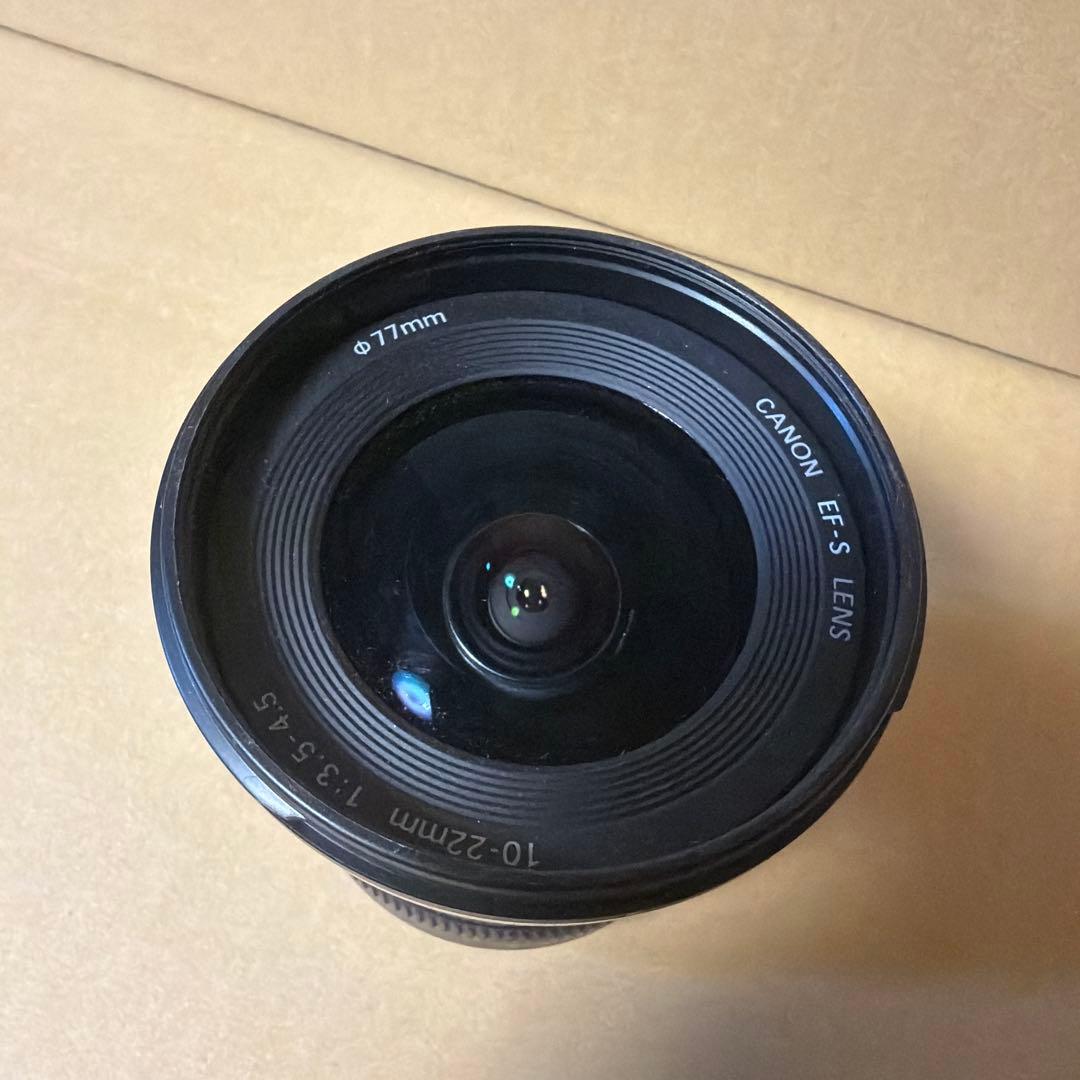 Canon EF-S 10-22mm f/3.5-4.5 USM ①