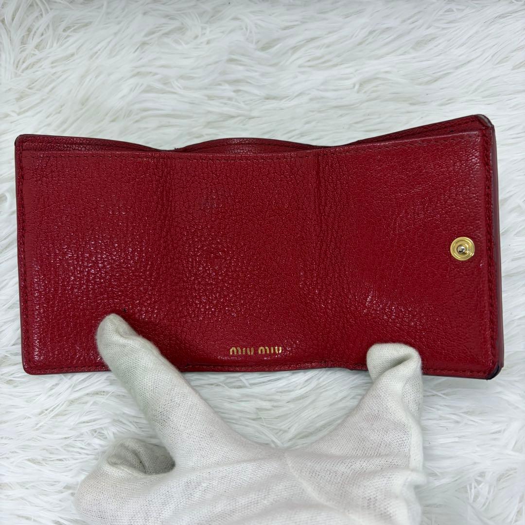 美品✨️ミュウミュウ　三つ折り財布　ラブレター　マドラス レザー ハート 黒