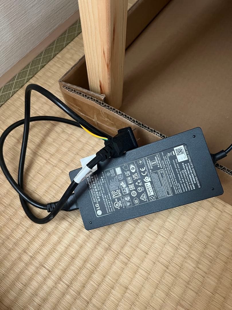 LG エルゴノミクススタンド4Kモニター ディスプレイ 27UN880-B