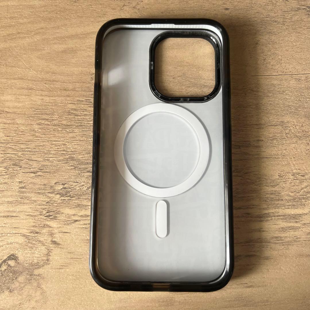 iPhoneアクセサリー cacetify BLACKEYEPATCH magsafe 13pro