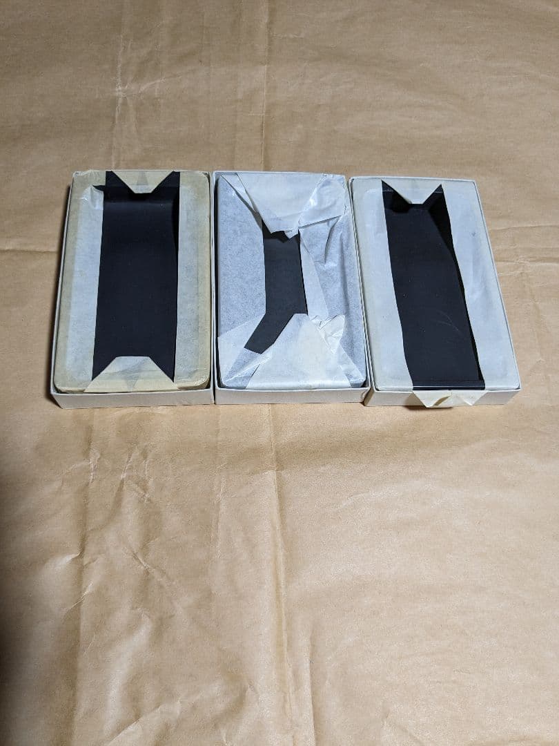 書道用品　硯石　３丁　　　 　　　　　書道墨　16丁 　　　　　玉泉堂製