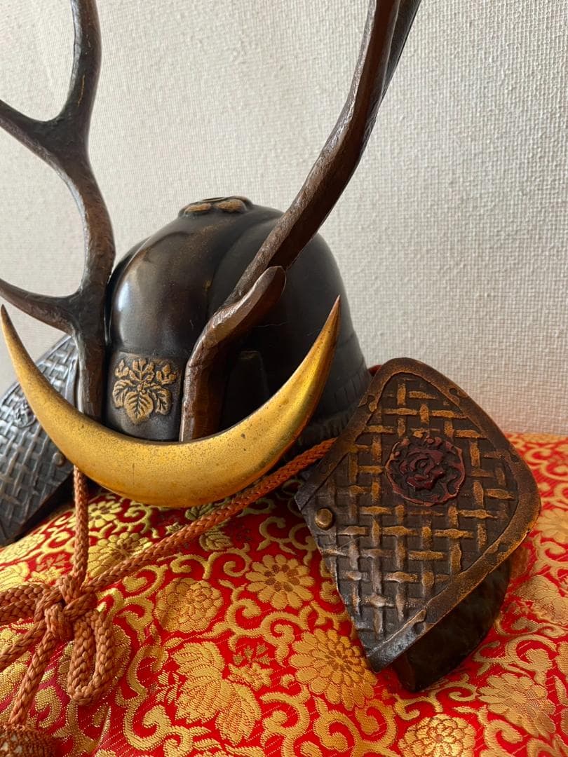 兜(鋳物)　端午の節句　鹿の角モチーフ