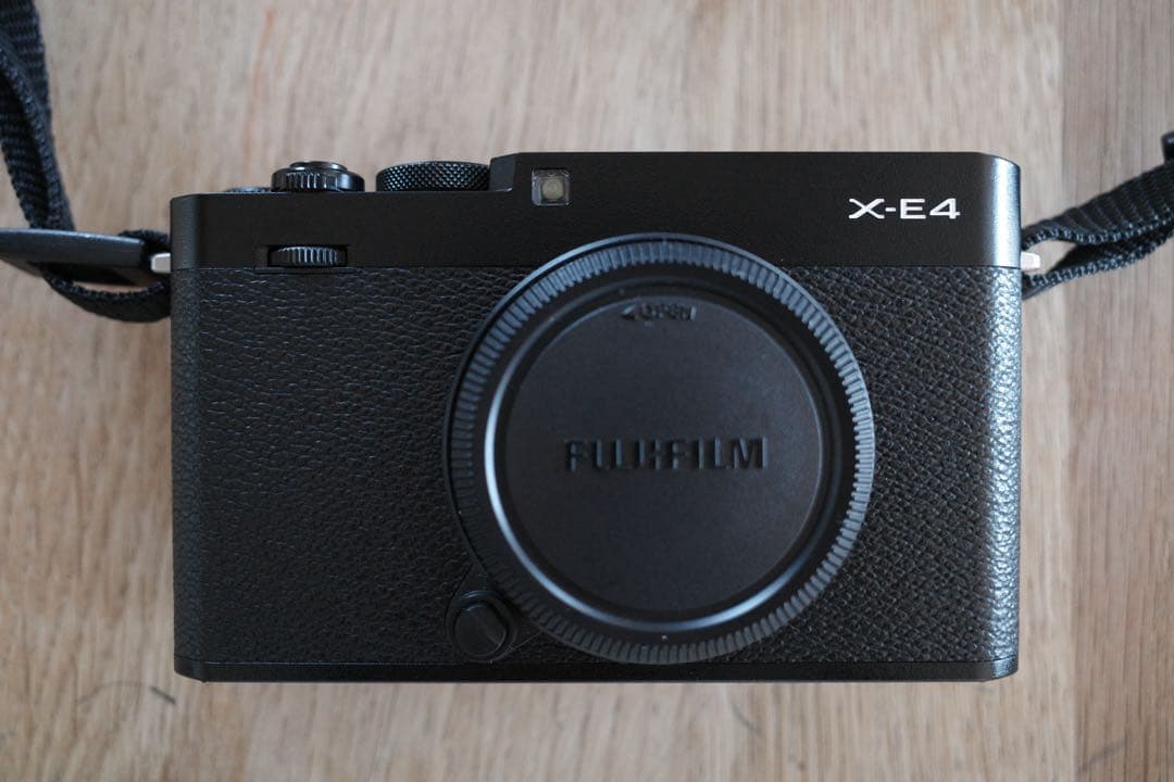 【美品】Fujifilm X-E4 ミラーレス一眼 本体