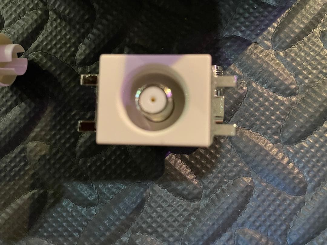 DXアンテナ　壁面TV端子　1端子形　SU7F 2S 1ケース（10個あ入り）