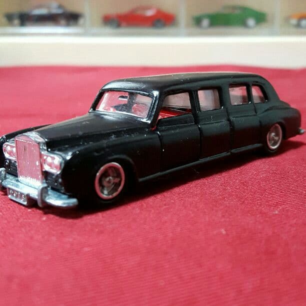 トミカ　ロールスロイス　改造　リムジン