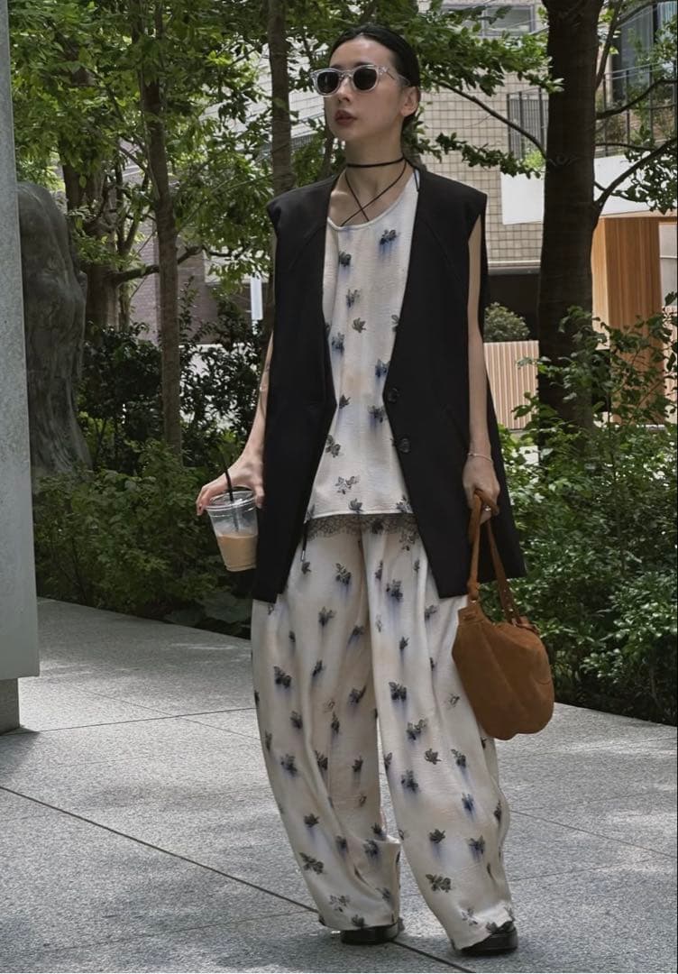 【kyon.01 】AMERI CLARA SATIN TANK TOP