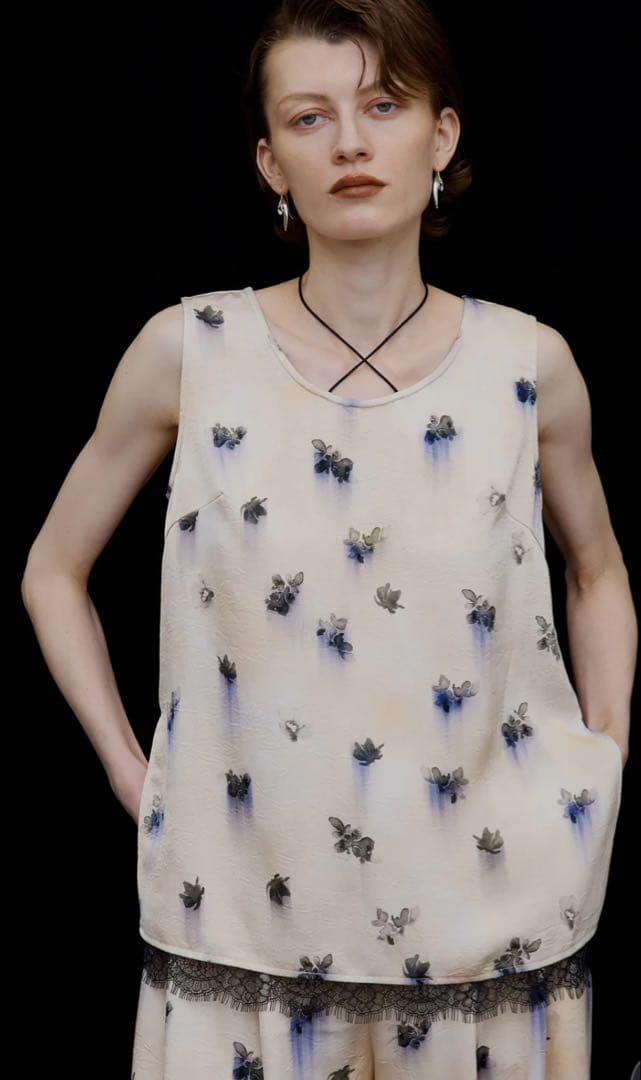 【kyon.01 】AMERI CLARA SATIN TANK TOP