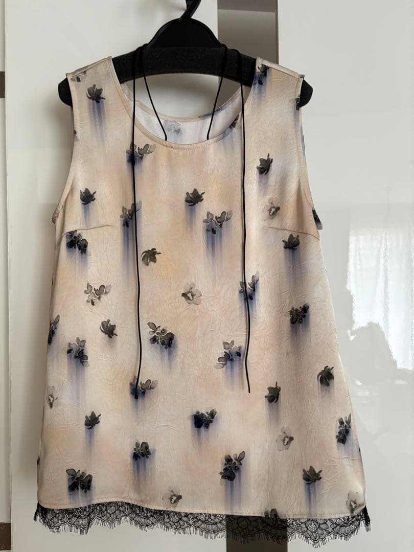 【kyon.01 】AMERI CLARA SATIN TANK TOP