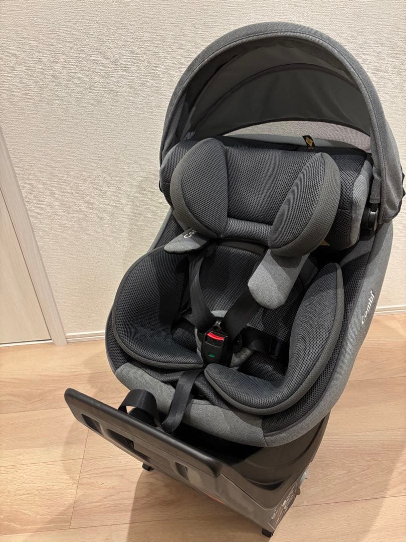 【上位モデル】Combi クルムーヴコンパクト R129 エッグショック グレー