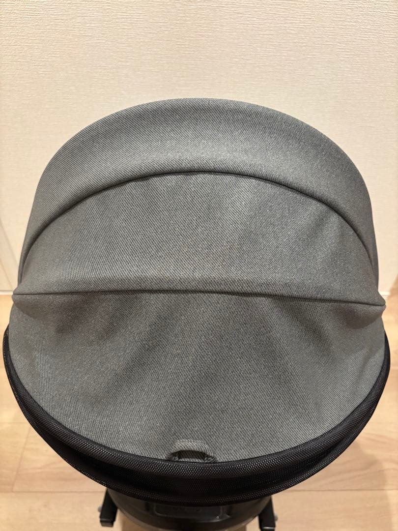 【上位モデル】Combi クルムーヴコンパクト R129 エッグショック グレー