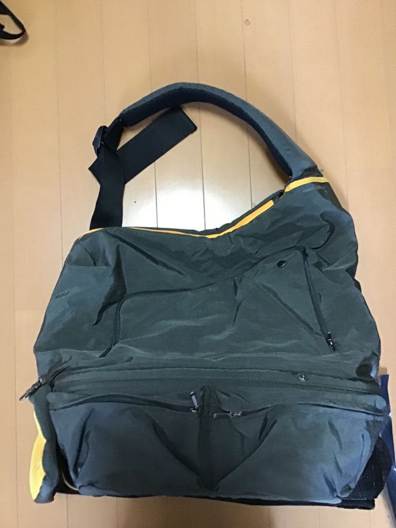 【美品】キャリー　犬猫　お出かけ　キャリーリュック　inside dog cat