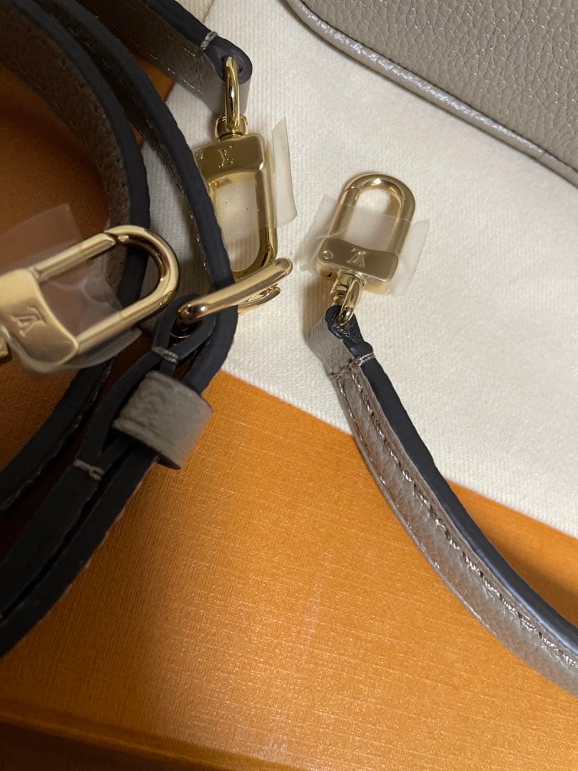 未使用　ルイヴィトン　モノグラム　アンプラント　バイカラー　ナノ　ノエ