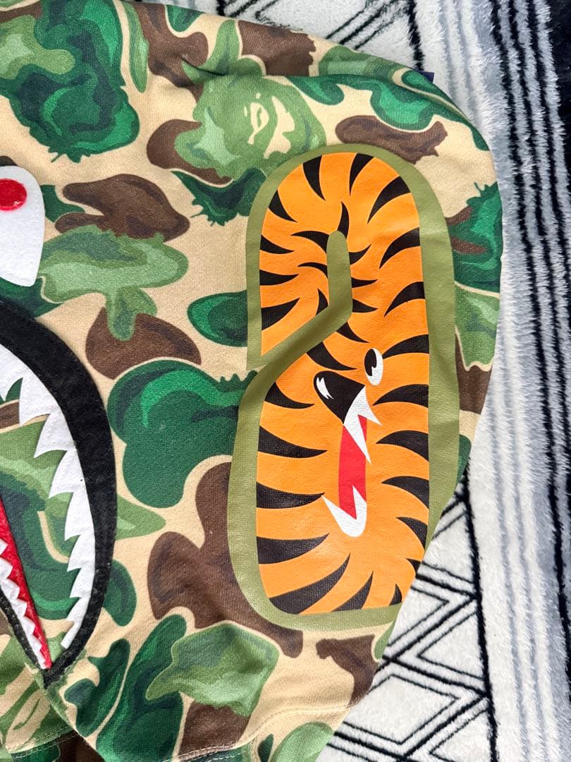 エイプ　BAPE シャークパーカー