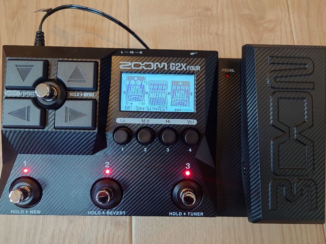 【美品】【数回使用のみ】ZOOM G2X FOUR ギターエフェクター
