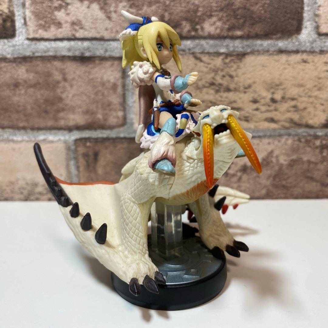amiibo ベリオロス（ヒョウガ）＆アユリア　アミーボ　モンハン