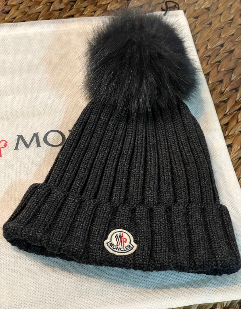 【美品】MONCLER ダークグレー ニット帽