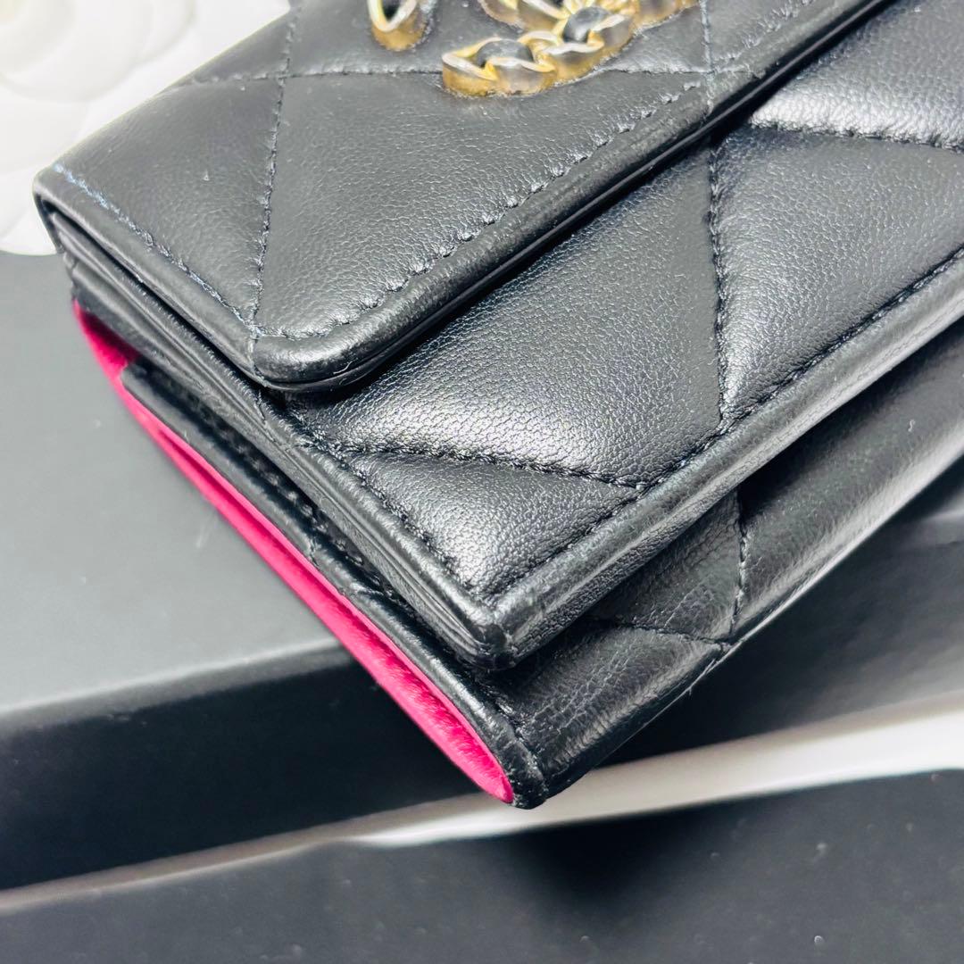 シャネル 19 ディズヌフ　三つ折り財布　Wホック　ラムスキン