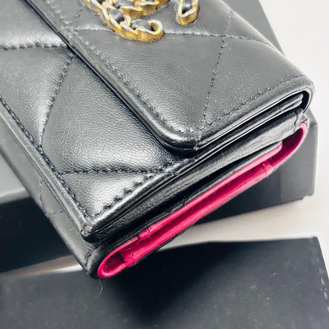 シャネル 19 ディズヌフ　三つ折り財布　Wホック　ラムスキン