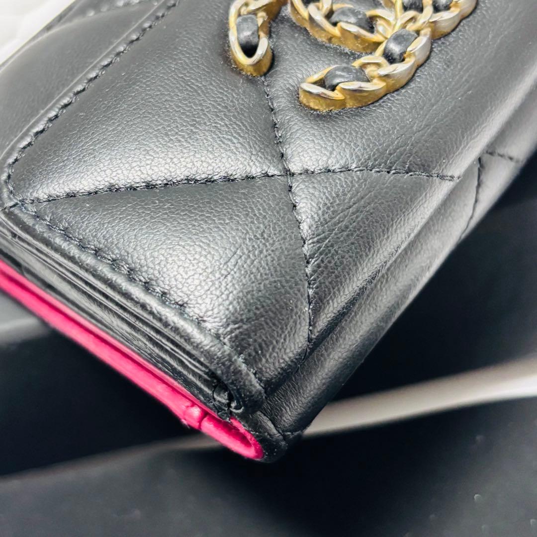 シャネル 19 ディズヌフ　三つ折り財布　Wホック　ラムスキン