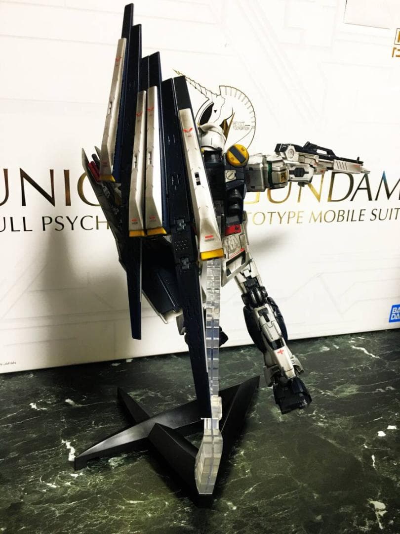 近日処分予定 MG 1/100 νガンダム Ver.ka　塗装完成品　ニュー