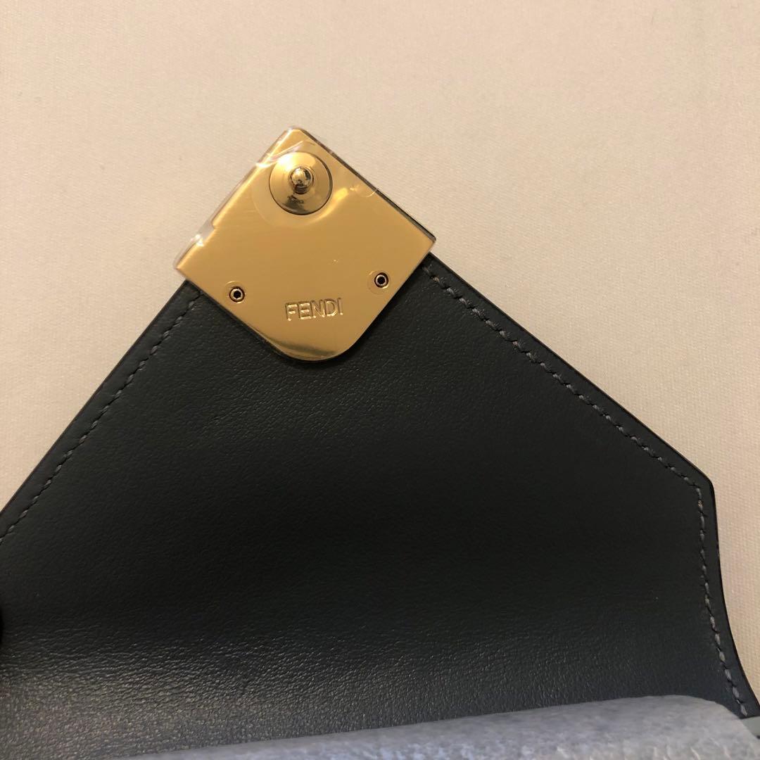 フェンディFENDI ダイアモンド　三つ折り財布　芸能人多数使用モデル