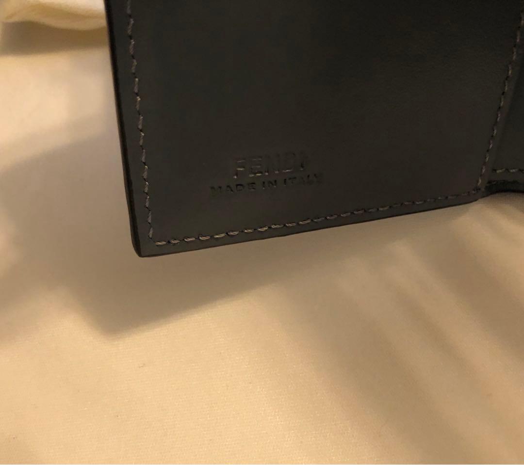 フェンディFENDI ダイアモンド　三つ折り財布　芸能人多数使用モデル