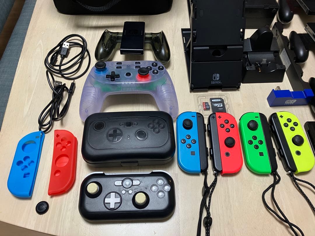 NintendoSwitch(保護フィルム➕SDカード64GB)と完全セット