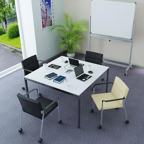 アーム、キャスターチェアー2脚　アイボリー