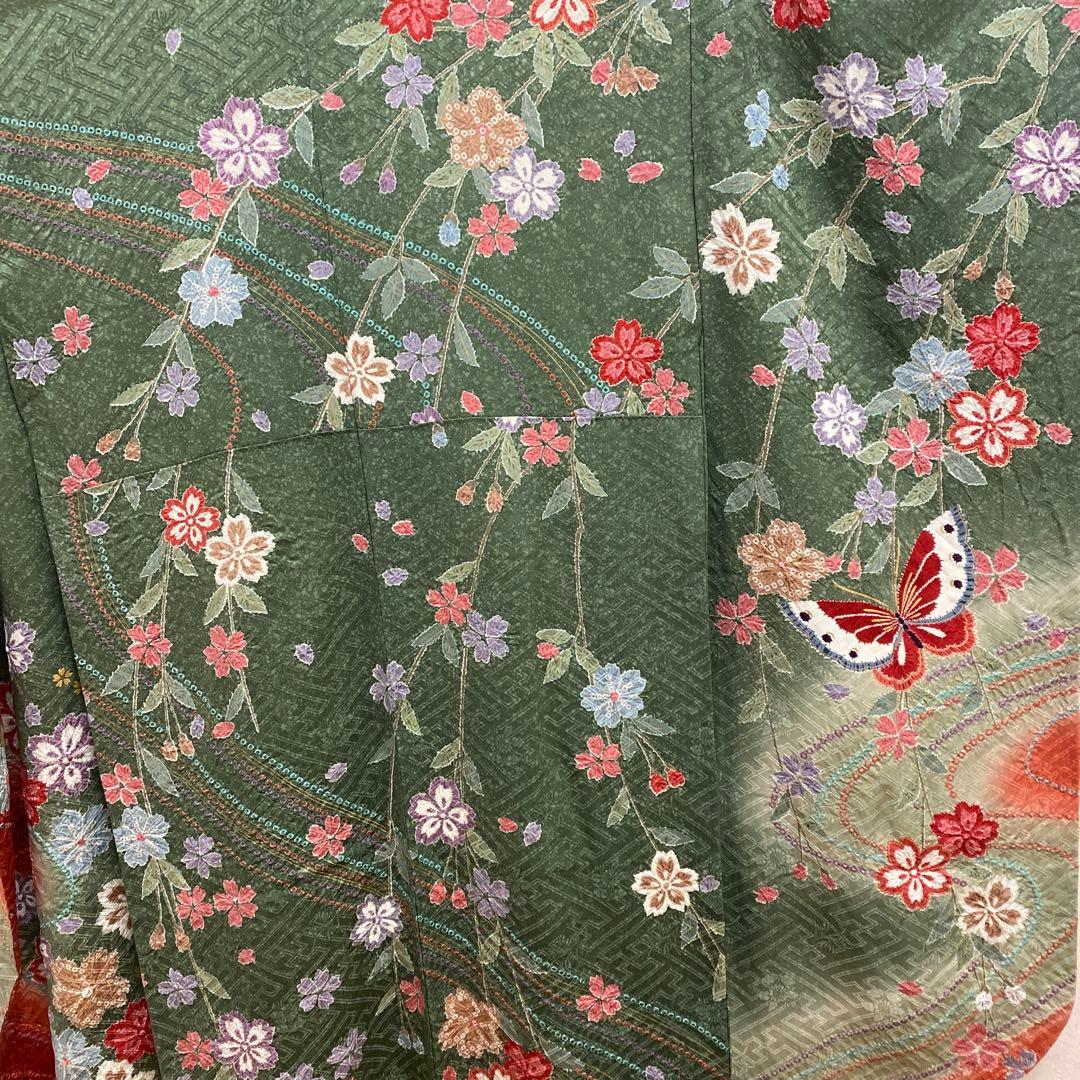成人式　絞りの振袖　桜と蝶
