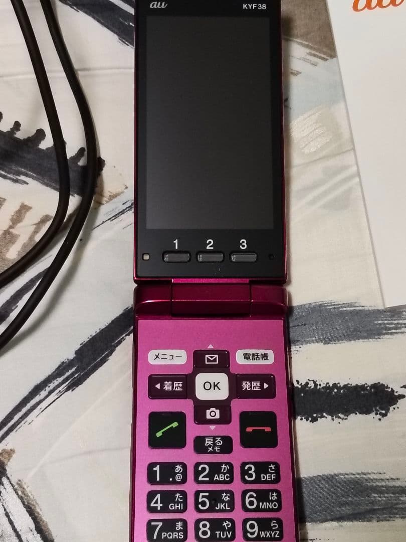 KYF38赤 極美品　新品バッテリー付き　　simロック解除済み