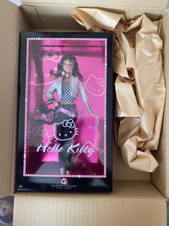 激レア　Barbie ピンクラベル ハローキティ コラボ バービー ドール 人形
