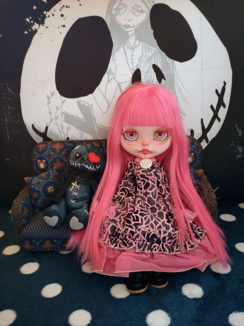 カスタムアイシードールピンクローズフェイスアウトフィット付き