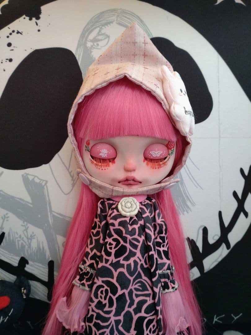 カスタムアイシードールピンクローズフェイスアウトフィット付き