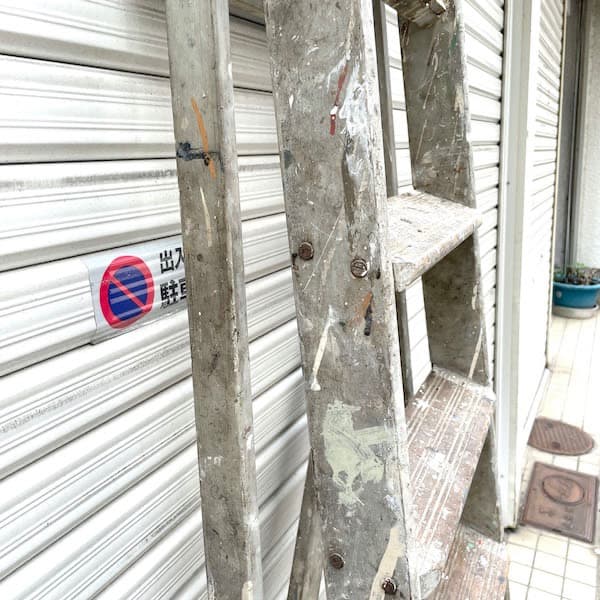 シャビィな梯子　ハシゴ　ラック　インテリア　什器　ビンテージ　脚立　おしゃれ