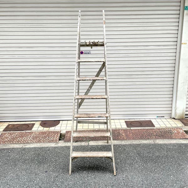 シャビィな梯子　ハシゴ　ラック　インテリア　什器　ビンテージ　脚立　おしゃれ