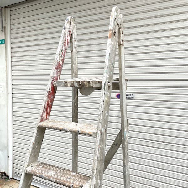 シャビィな梯子　ハシゴ　ラック　インテリア　什器　ビンテージ　脚立　おしゃれ