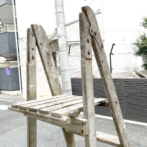 シャビィな梯子　ハシゴ　ラック　インテリア　什器　ビンテージ　脚立　おしゃれ