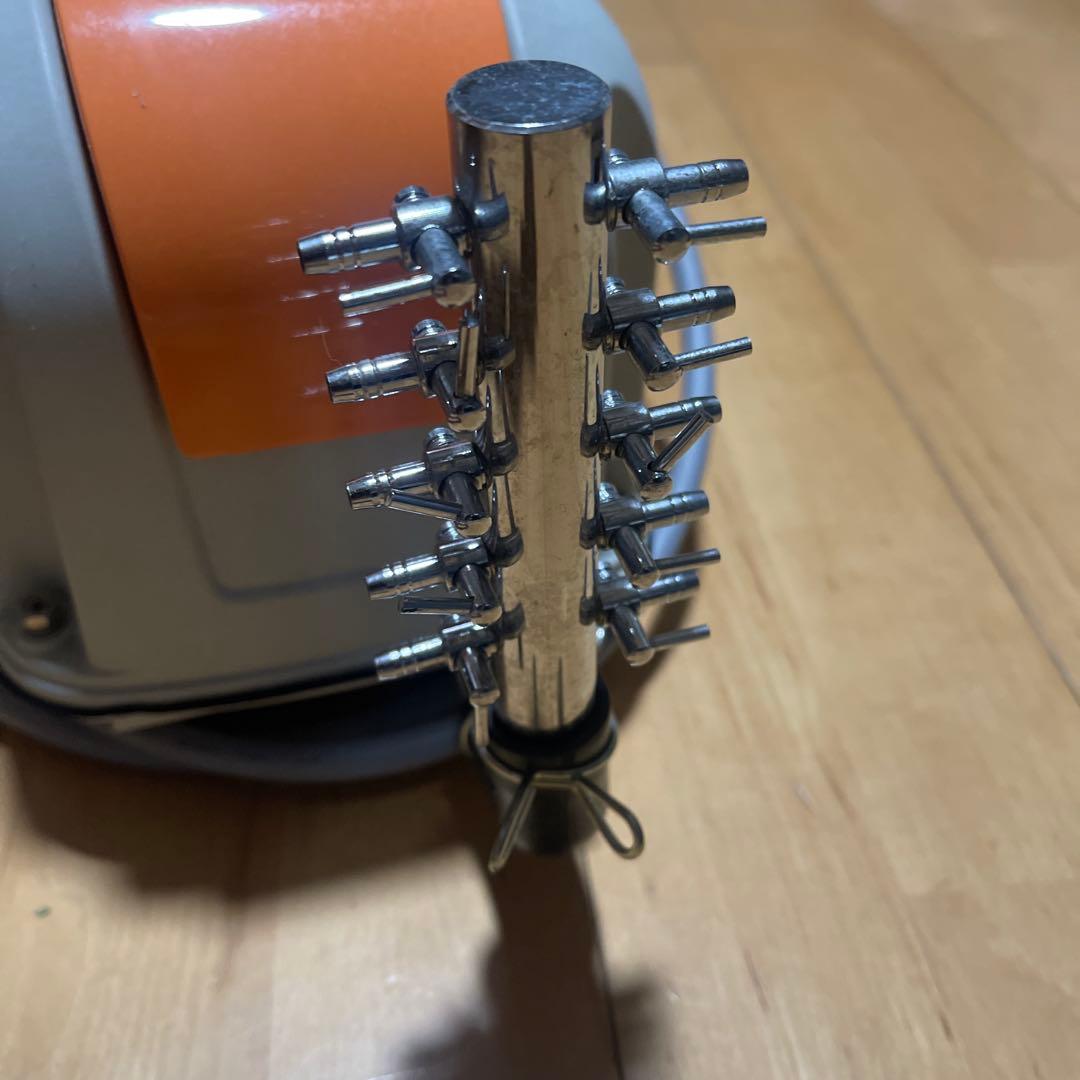 エアポンプ 複数接続口付き オレンジとグレー