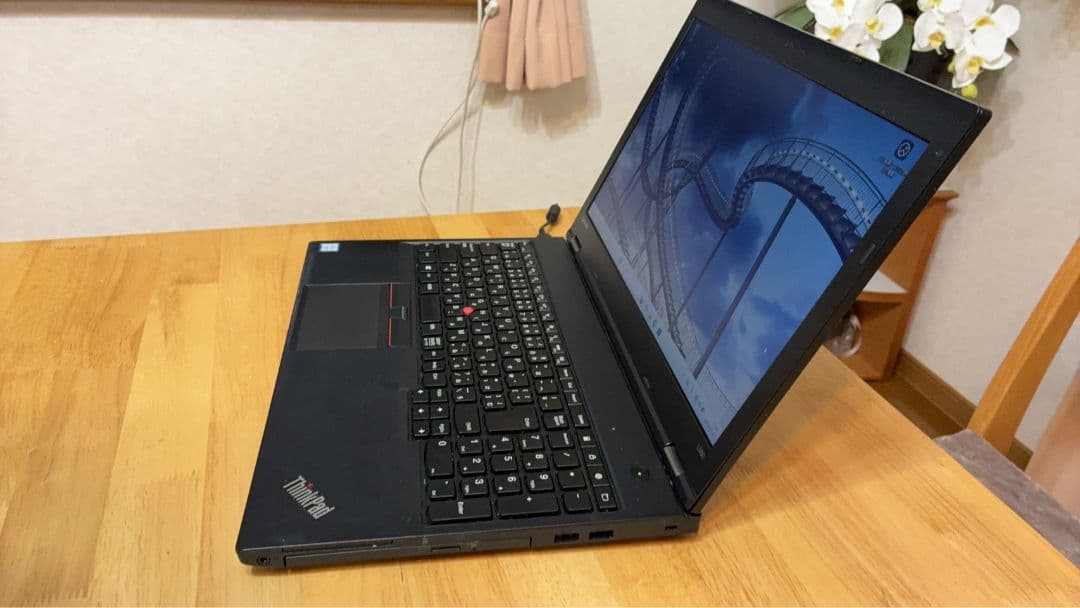 レノボ　シンクパッド L560　i5-6200U　SSD 256GBメモリ8GB