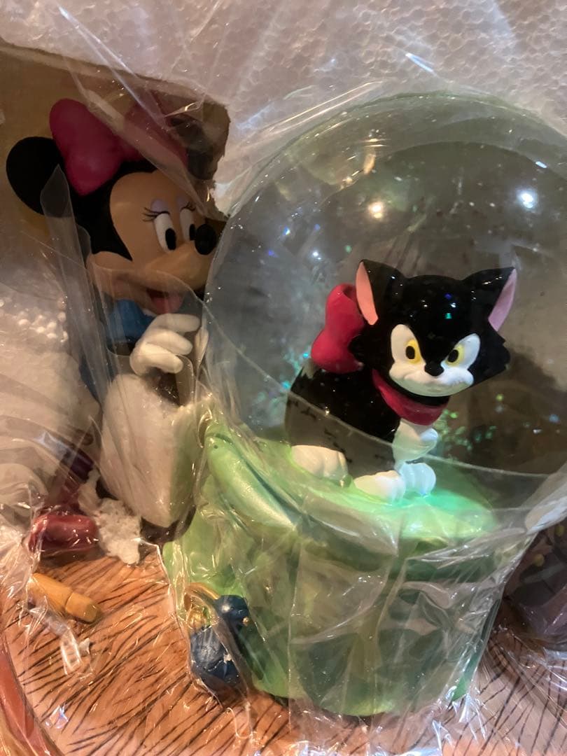 ミニーマウス フィガロ スノードーム