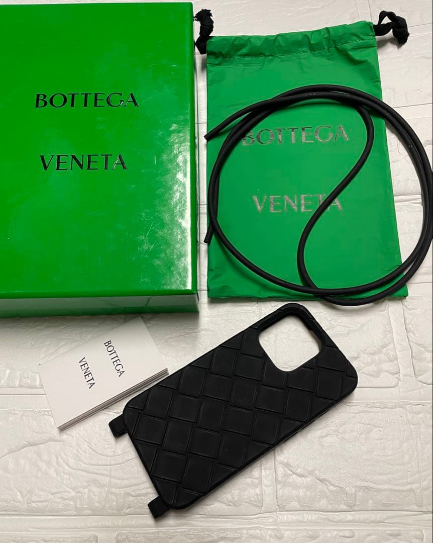 BOTTEGA VENETAラバーシリコンiPhone 15 Pro ケース　❤︎