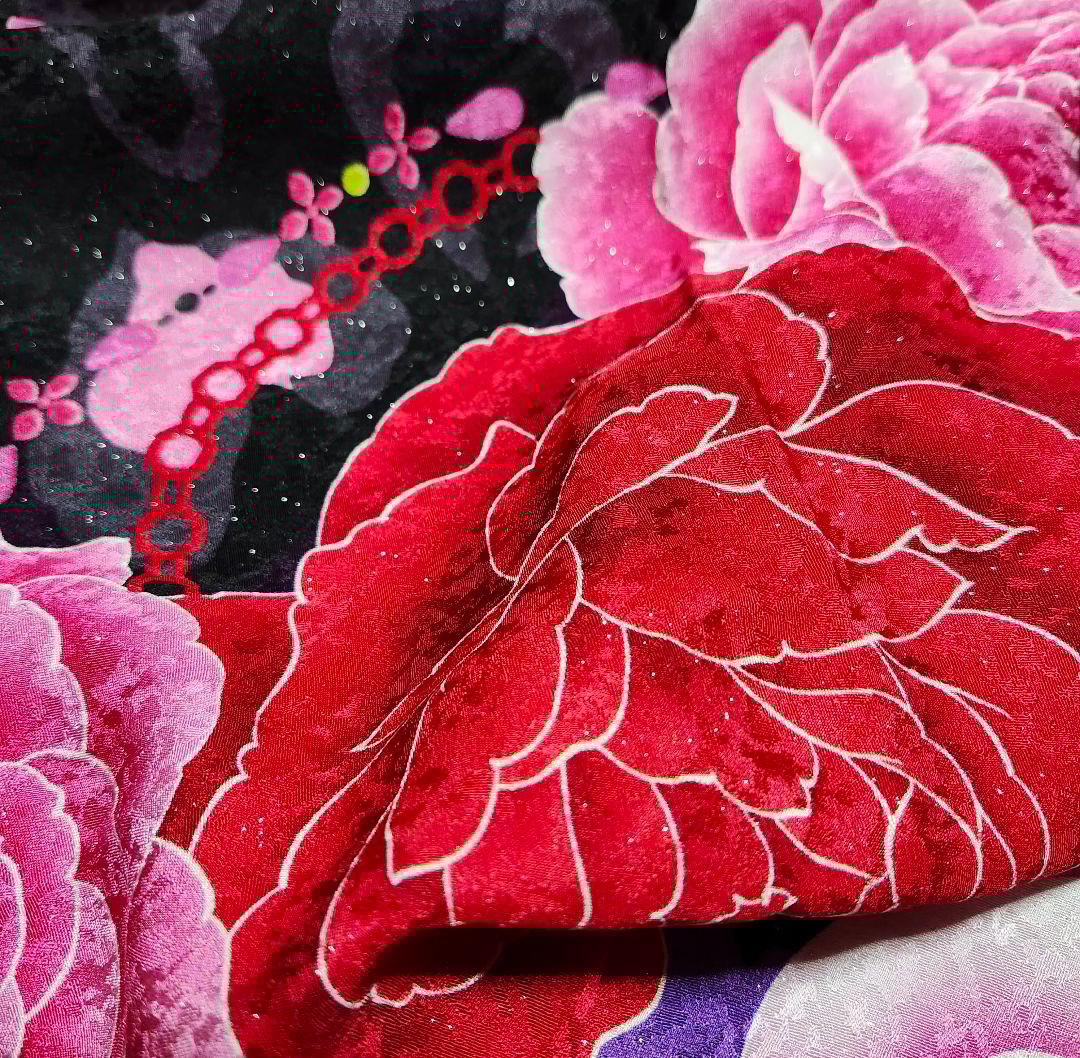 犬服　振り袖　引きずり　黒×ピンク　シルバーラメ　ハンドメイド