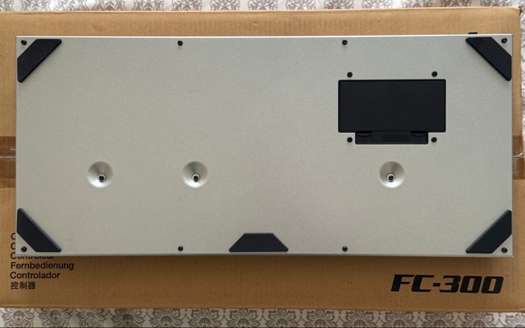 ローランド FC-300(美品) 専用箱・取扱説明書 付属