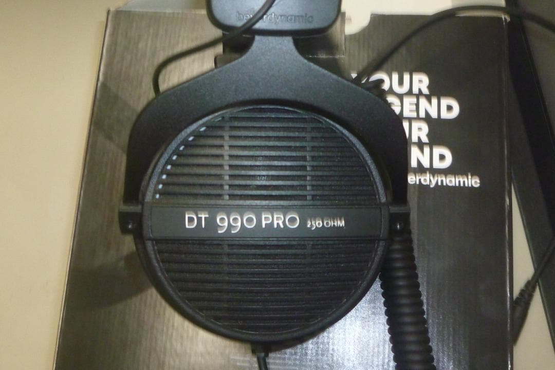 ヘッドホン Beyerdynamic DT 990 PRO 250 OHM