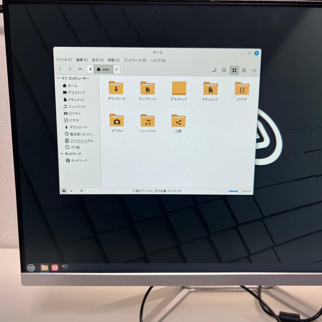 Linux Mint 22.2 Cinnamon デスクトップパソコン
