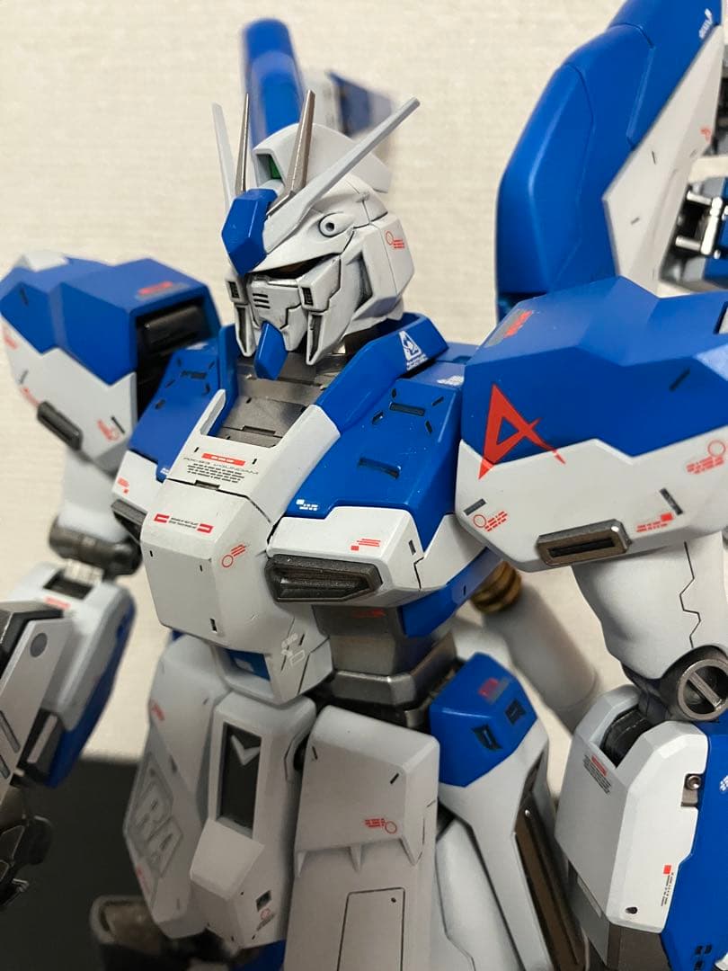 MG Hi ν ガンダム　塗装済完成品