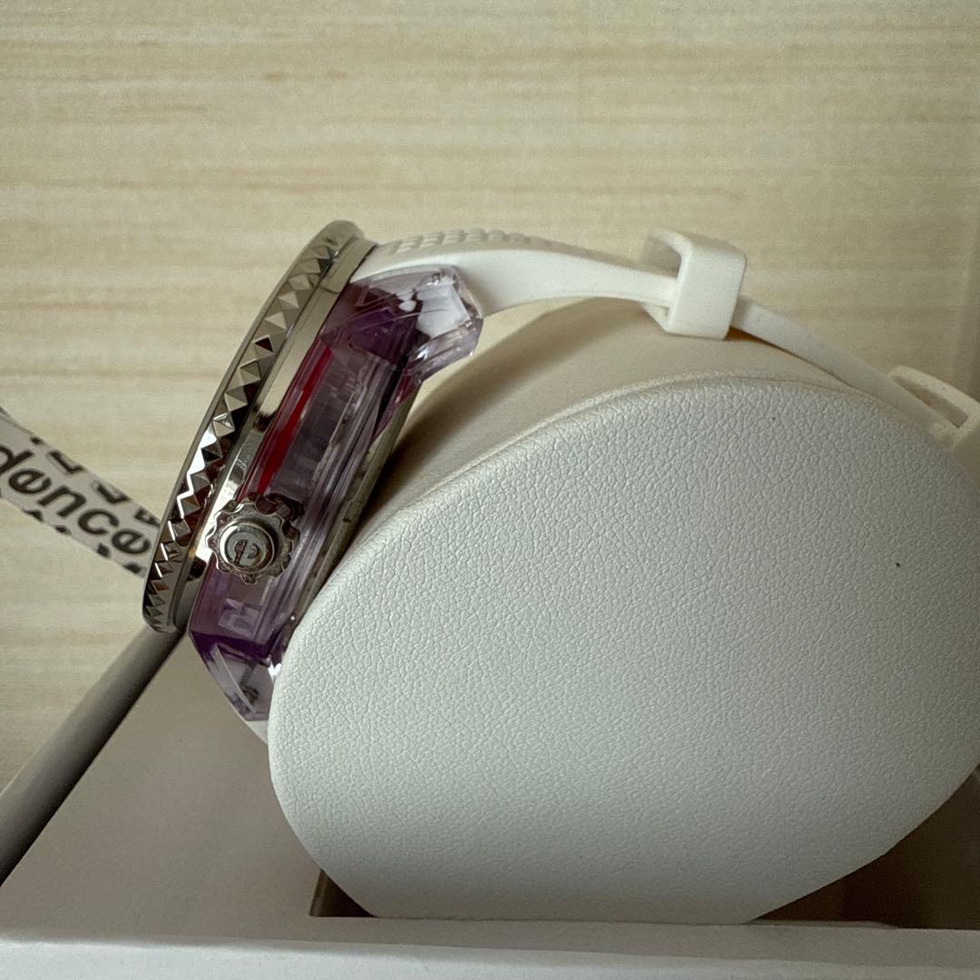 『期間限定』Tendence 腕時計 ホワイト カープ 限定品 美品