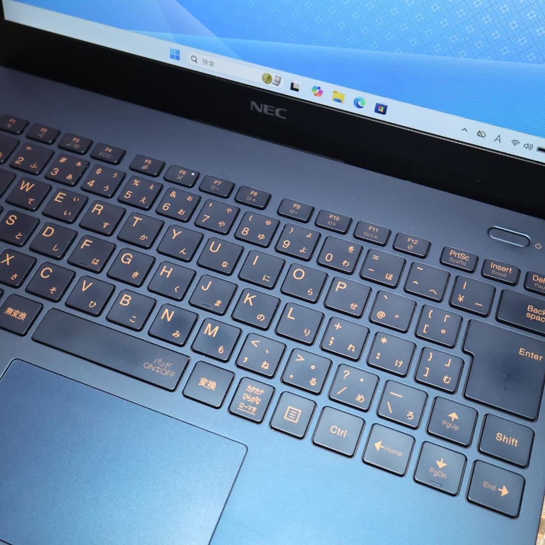 Win11公式対応10世代i5/メモリ8G/新品SSD/無線/カメラ/TypeC