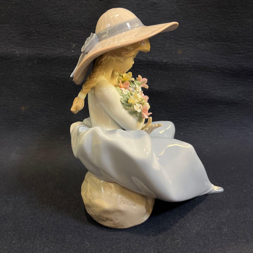 リヤドロ　花の香りに包まれて　フィギュリン　陶器　置物　人形　インテリア