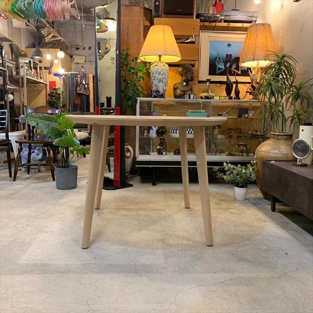 m&mm様　イケアのLISABOラウンドダイニングテーブル②